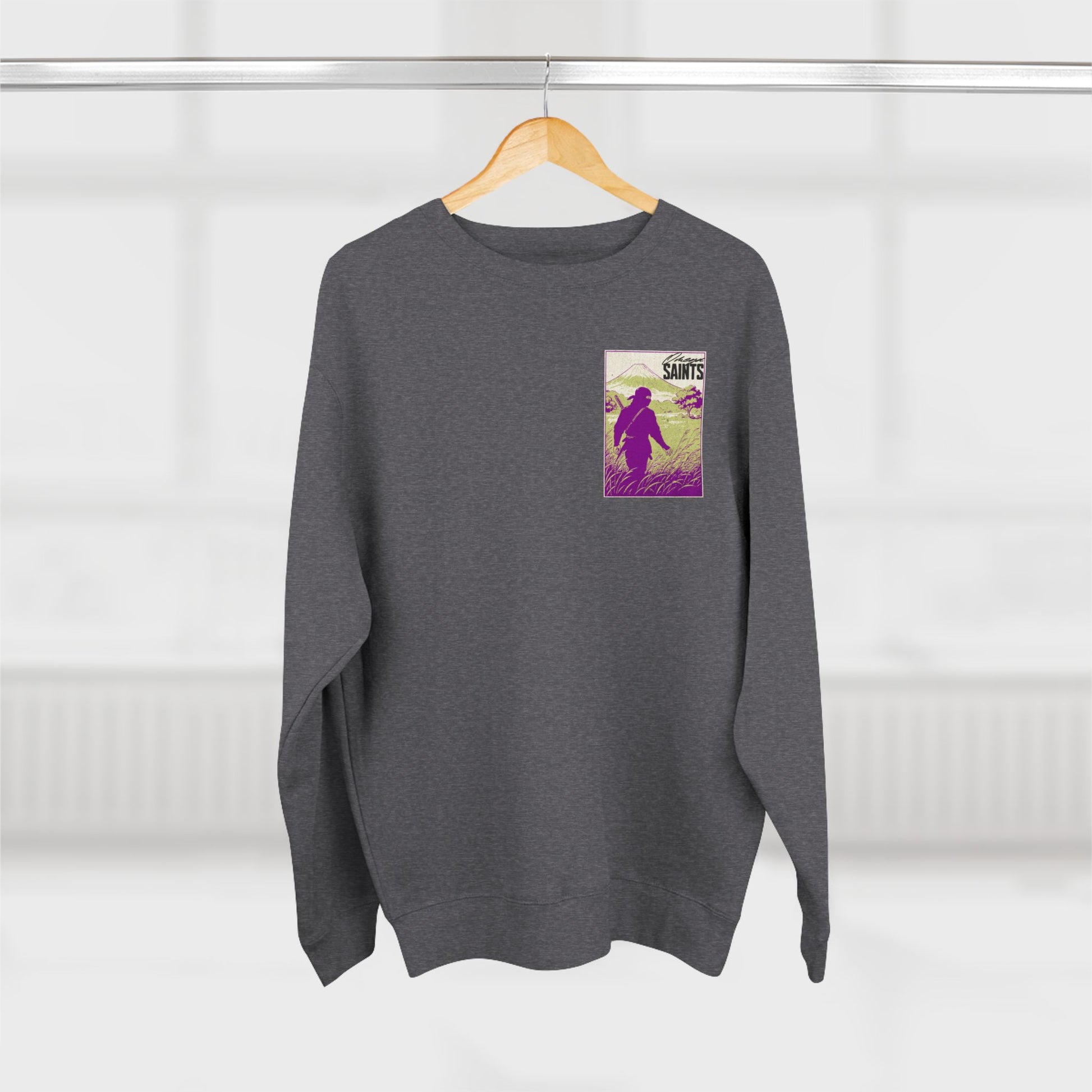 Black Ninja Graphic Sweatshirt – Vintage Samurai Warrior Design | Soft Printed Graphic Sweater